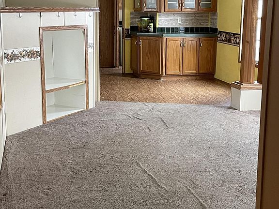 2nd image of 61 Aspen St