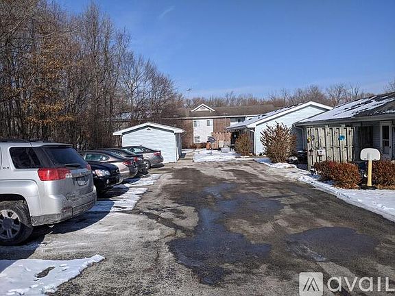 2nd image of 1061 Mineral Springs Dr