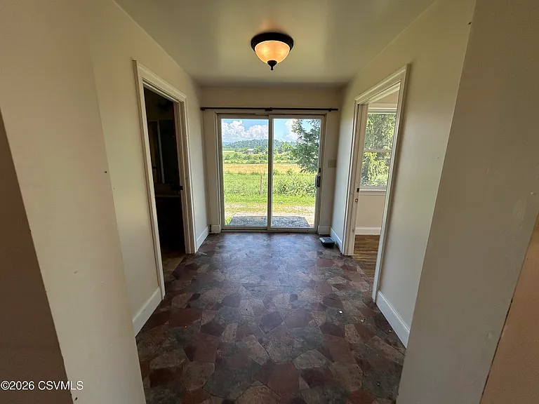 687 Hanselman Rd — Photo 21