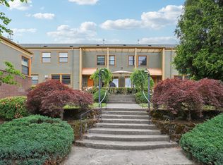 2025 SE Caruthers St APT 17, Portland, OR