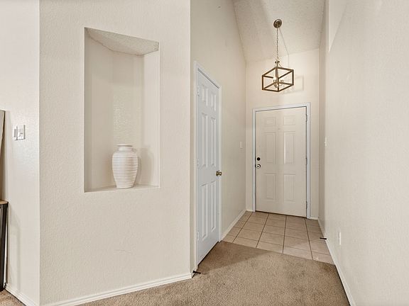 4th image of 4700 Woodhaven Ln