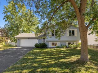 466 Spring Hill Rd, Vadnais Heights, MN 55127