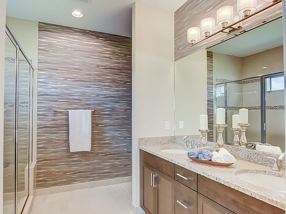 Palatial owner s bath