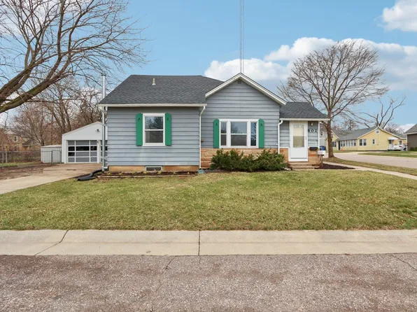 802 W Franklin St, Portage, WI 53901