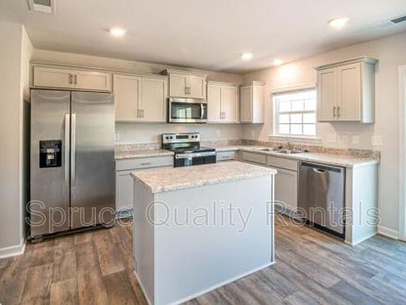 3rd image of 5011 Black Forest Dr