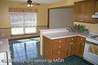 3rd image of 6925 Benwood Sq