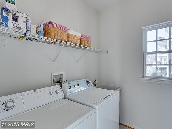 2nd image of 510 Leaning Oak St