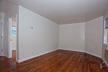 3rd image of 2126 27th St APT 1