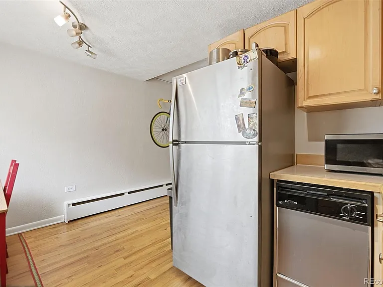 1063 N Clarkson St #8A — Photo 13