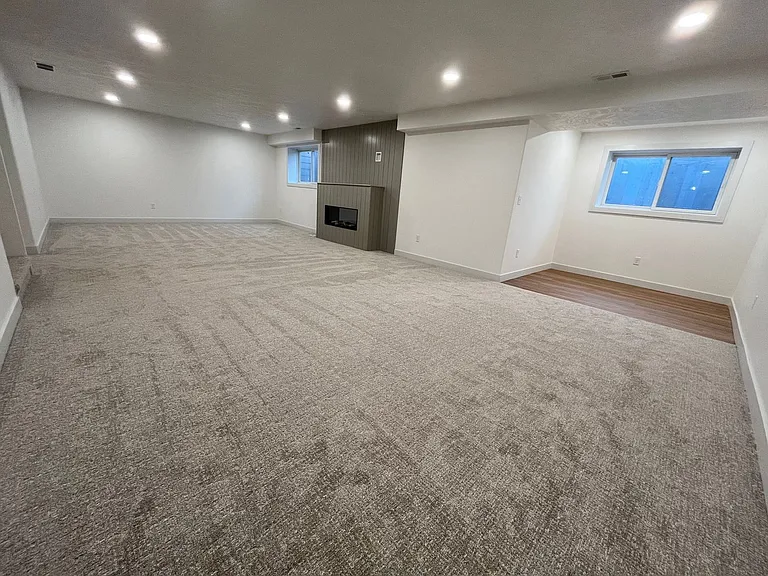 2504 E Augusta St — Photo 25