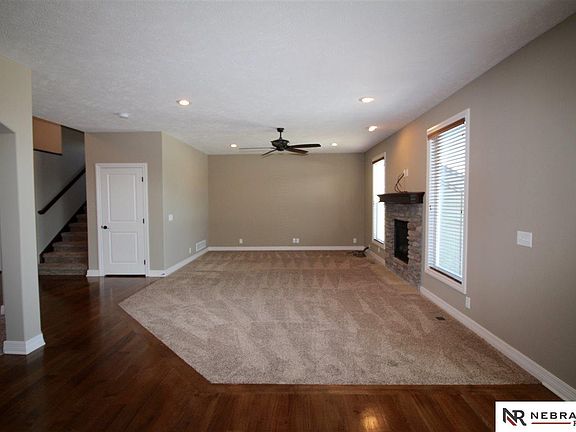 3rd image of 6829 Park Crest Dr