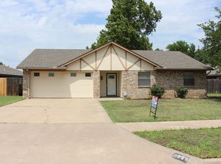 6819 NW Ferris Pl, Lawton, OK 73505