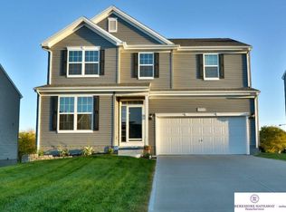 15513 Knudsen Cir, Bennington, NE 68007