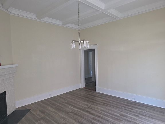 3rd image of 260 Green St