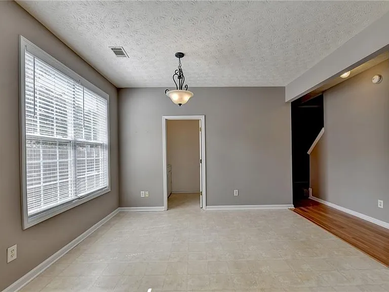 3067 Kentmere Dr — Photo 19