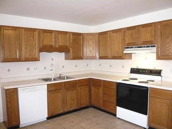 4th image of 10756 Lemarie Dr