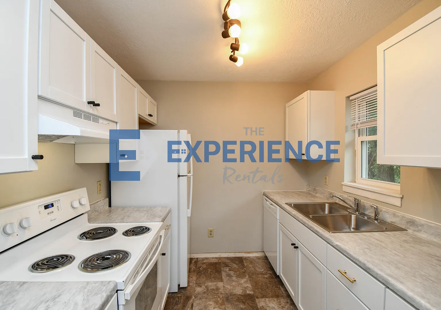 1115 N Duluth Ave — Photo 4