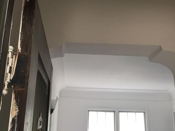 4th image of 1355 N Gardner St