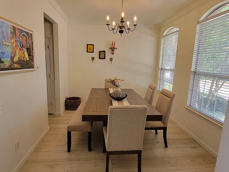 1307 Heather Brook Dr — Photo 3
