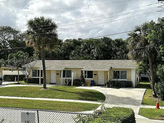 2nd image of 323 Northlake Dr #323