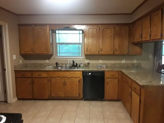 4th image of 180 Lemontree Cir