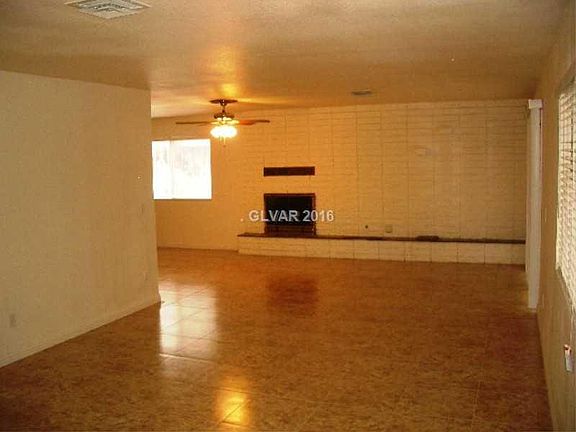 3rd image of 3374 El Camino Real