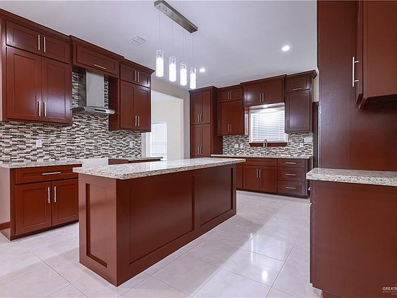 5th image of 1811 Curtis Dr