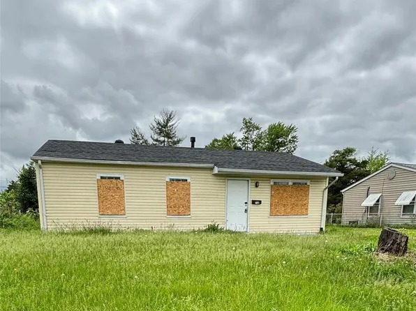 712 Saint Monica Dr, Cahokia, IL 62206