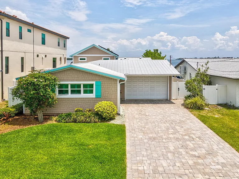 6323 Bayou Grande Blvd NE — Photo 42