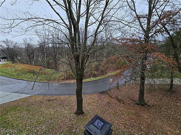 3rd image of 1600 Woodland Dr