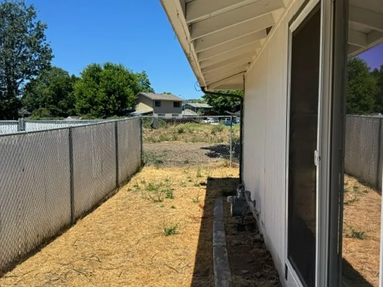 610 Platt Pl — Photo 11