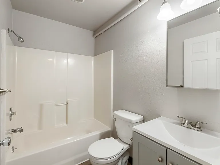 Garfield Street Apartments — Photo 10