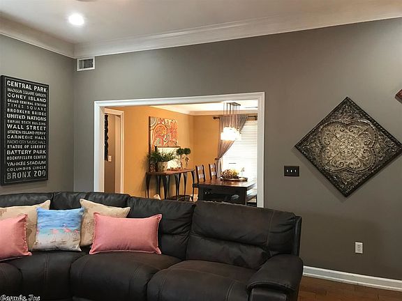 5th image of 2313 Brittany Ln