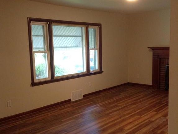 5th image of 160 Linden Ave