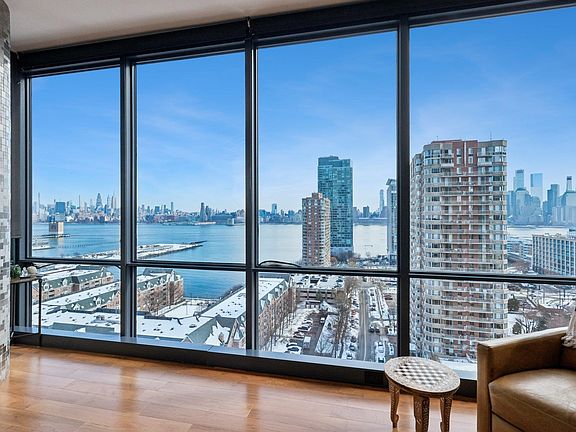 4th image of 389 Washington St APT 19F