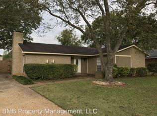 573 Shady Grove Dr, Montgomery, AL 36109