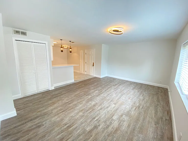 E 15th Ave 325 TPP — Photo 46