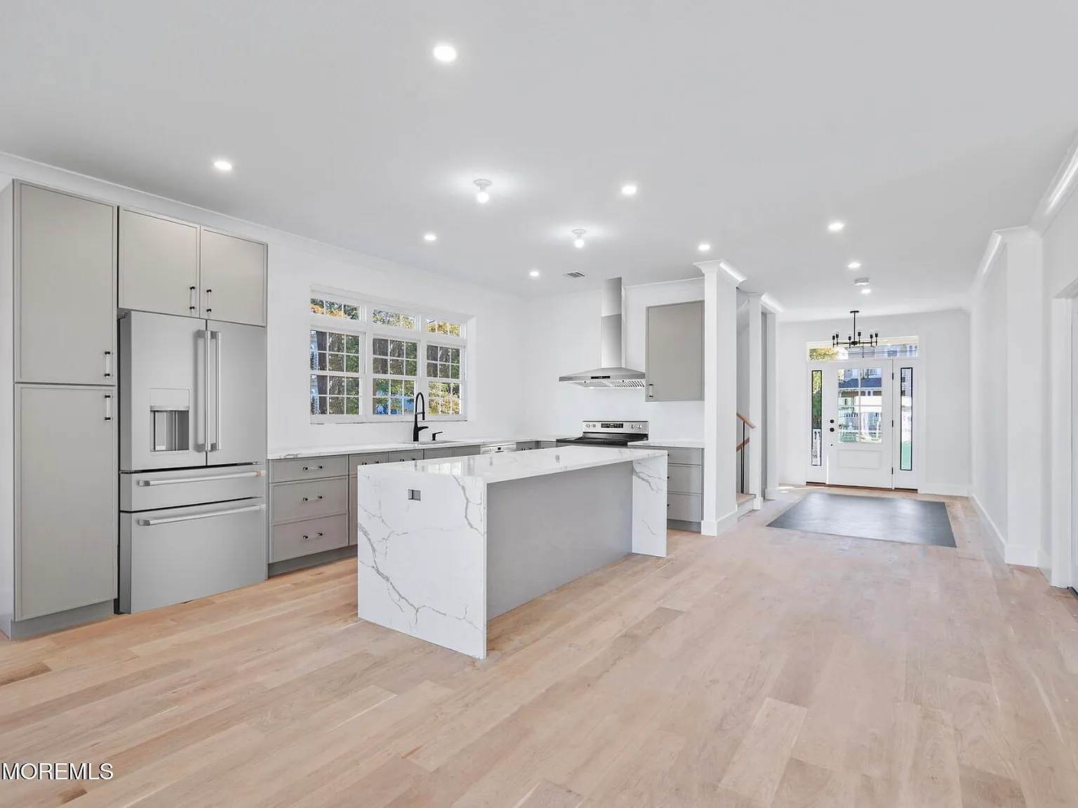 5 bed, 4.5 bath, 2870 sqft, $8,500 — Photo 3