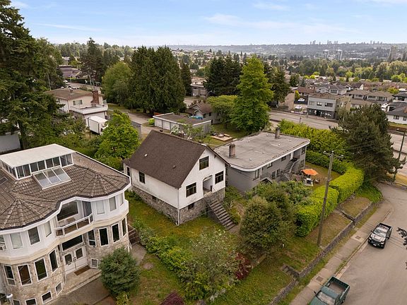 3rd image of 380 Delta Ave