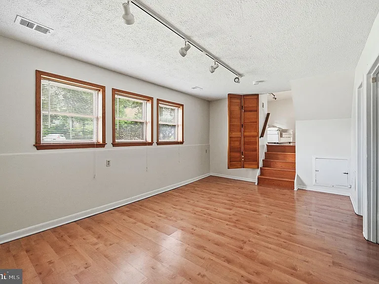 6251 Parallel Ln — Photo 5
