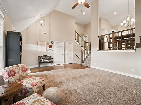 5th image of 904 Papaw Ln