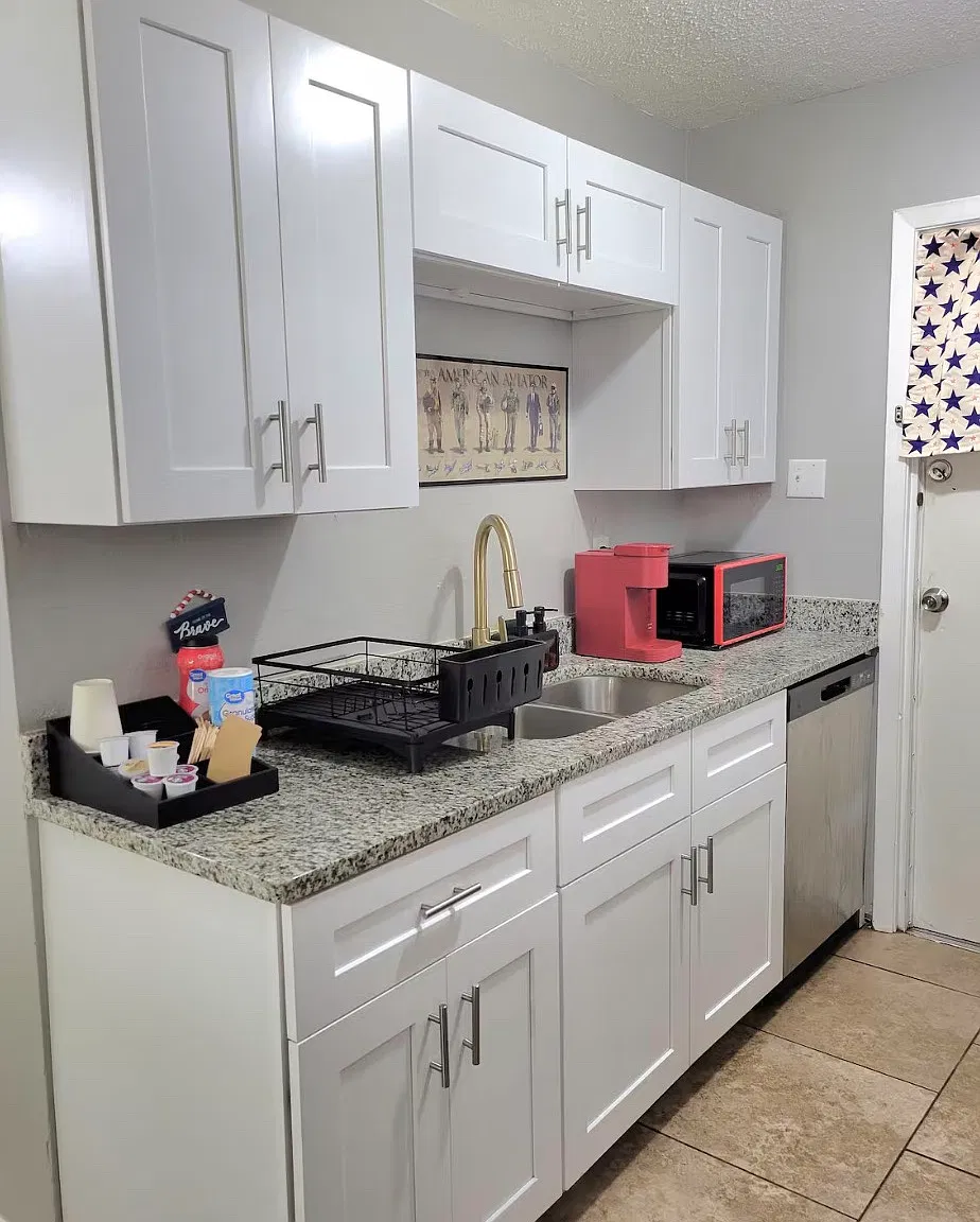 4 bed, 1166 sqft, $1,880 — Photo 3