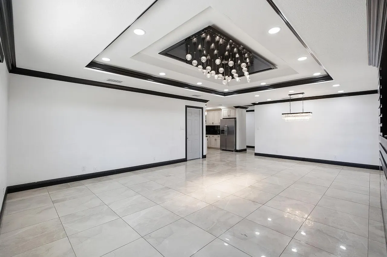 4 bed, 1995 sqft, $3,500 — Photo 4
