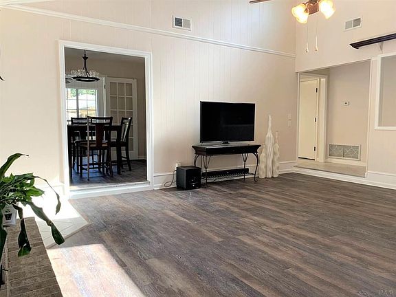 4th image of 4040 Tonbridge Cir