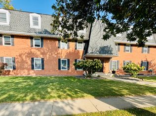 1230 Blackhawk Rd #1, Dekalb, IL 60115