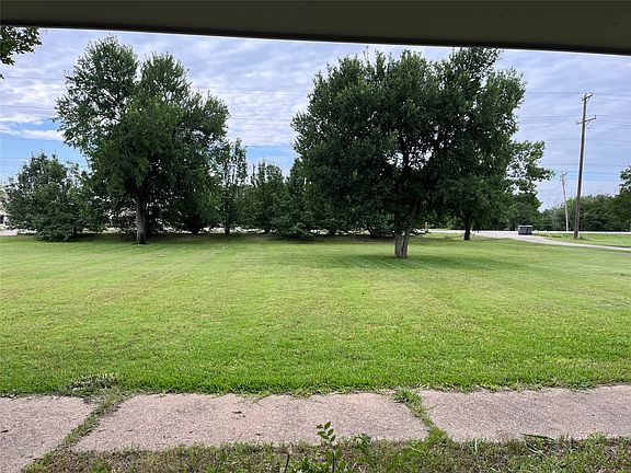 3rd image of 2050 Estates Pkwy