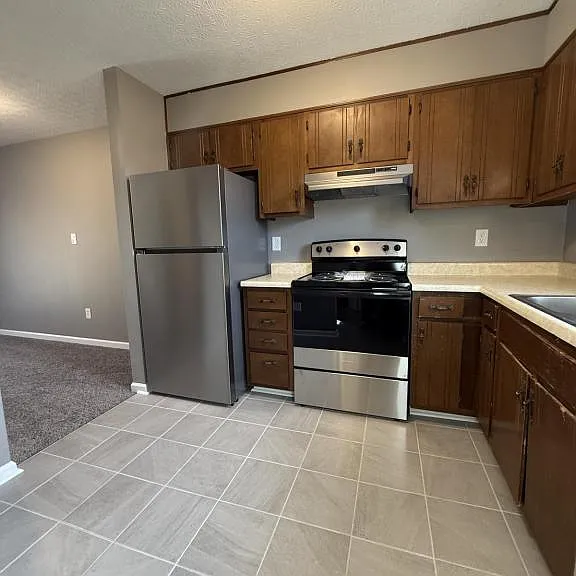 1240 Clear Ridge Ln — Photo 3