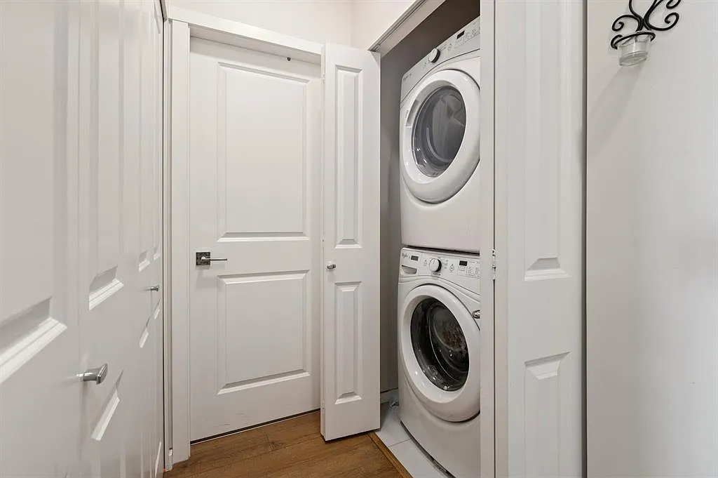 1 bed, 730 sqft, $1,999 — Photo 3