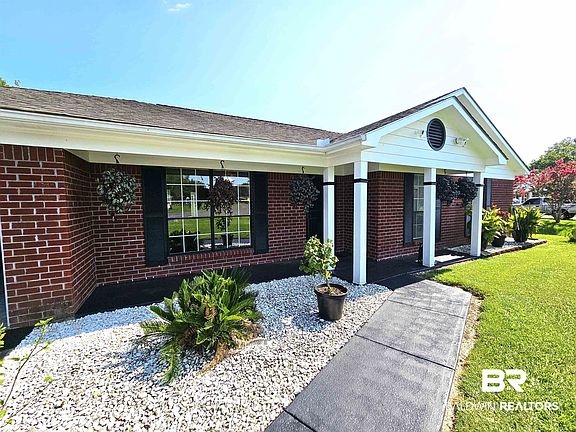 2nd image of 31 Magnolia Cir