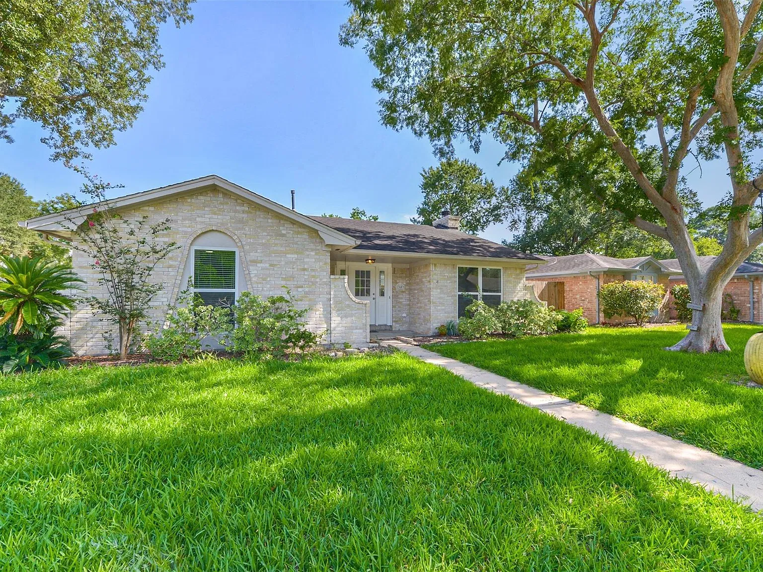 3 bed, 2.0 bath, 1512 sqft, $2,000 — Photo 1
